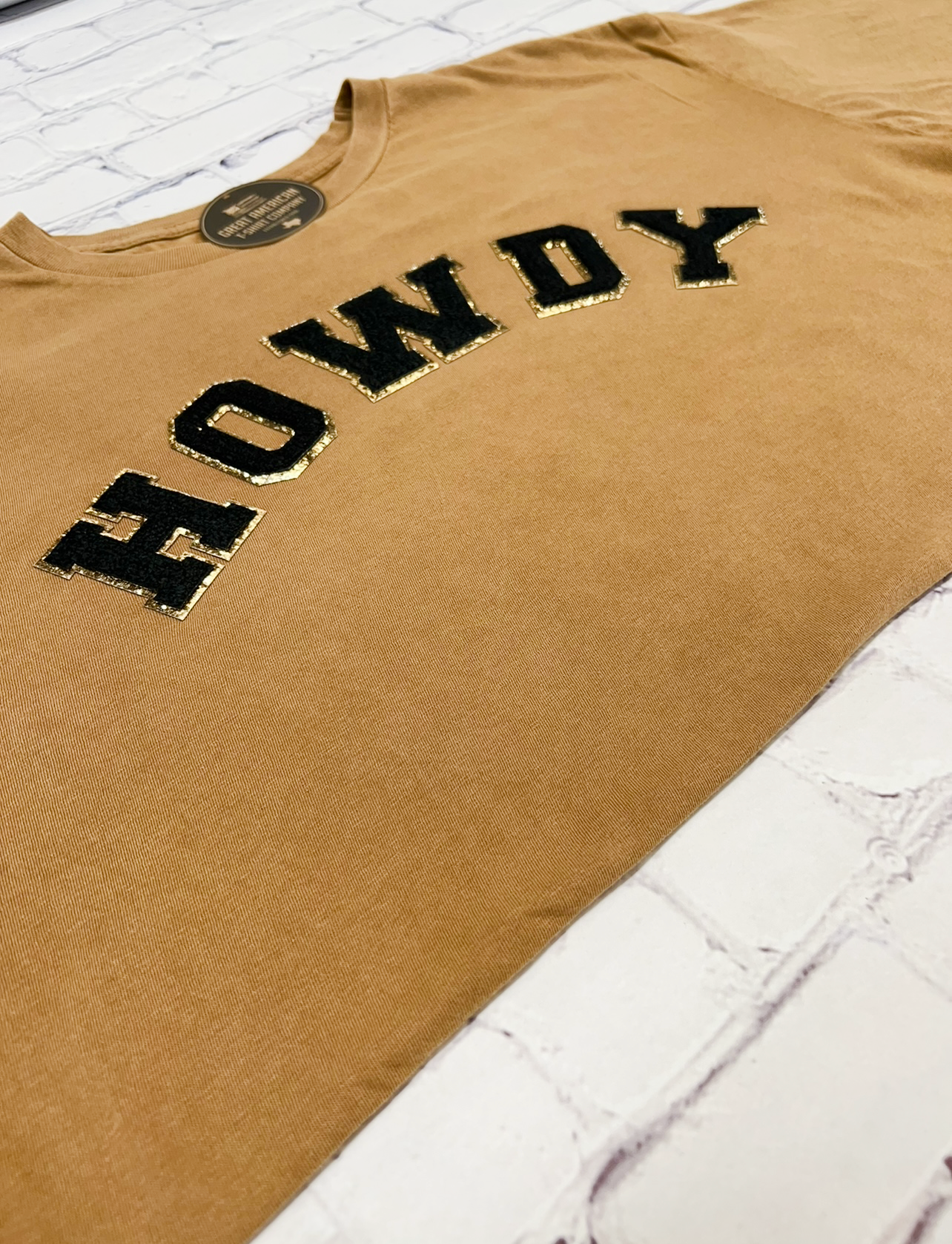 Howdy Curved Glitter Patch Graphic Tee