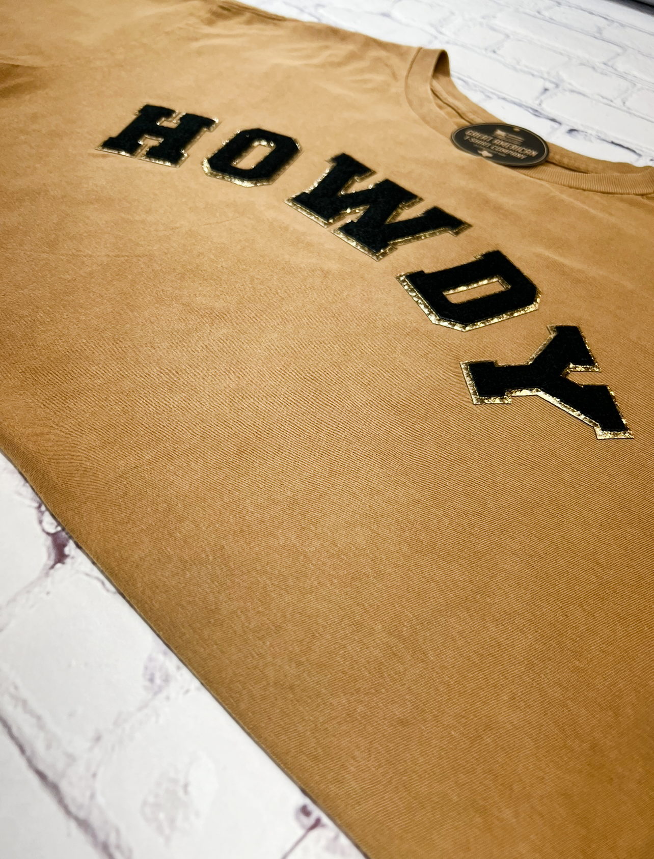 Howdy Curved Glitter Patch Graphic Tee